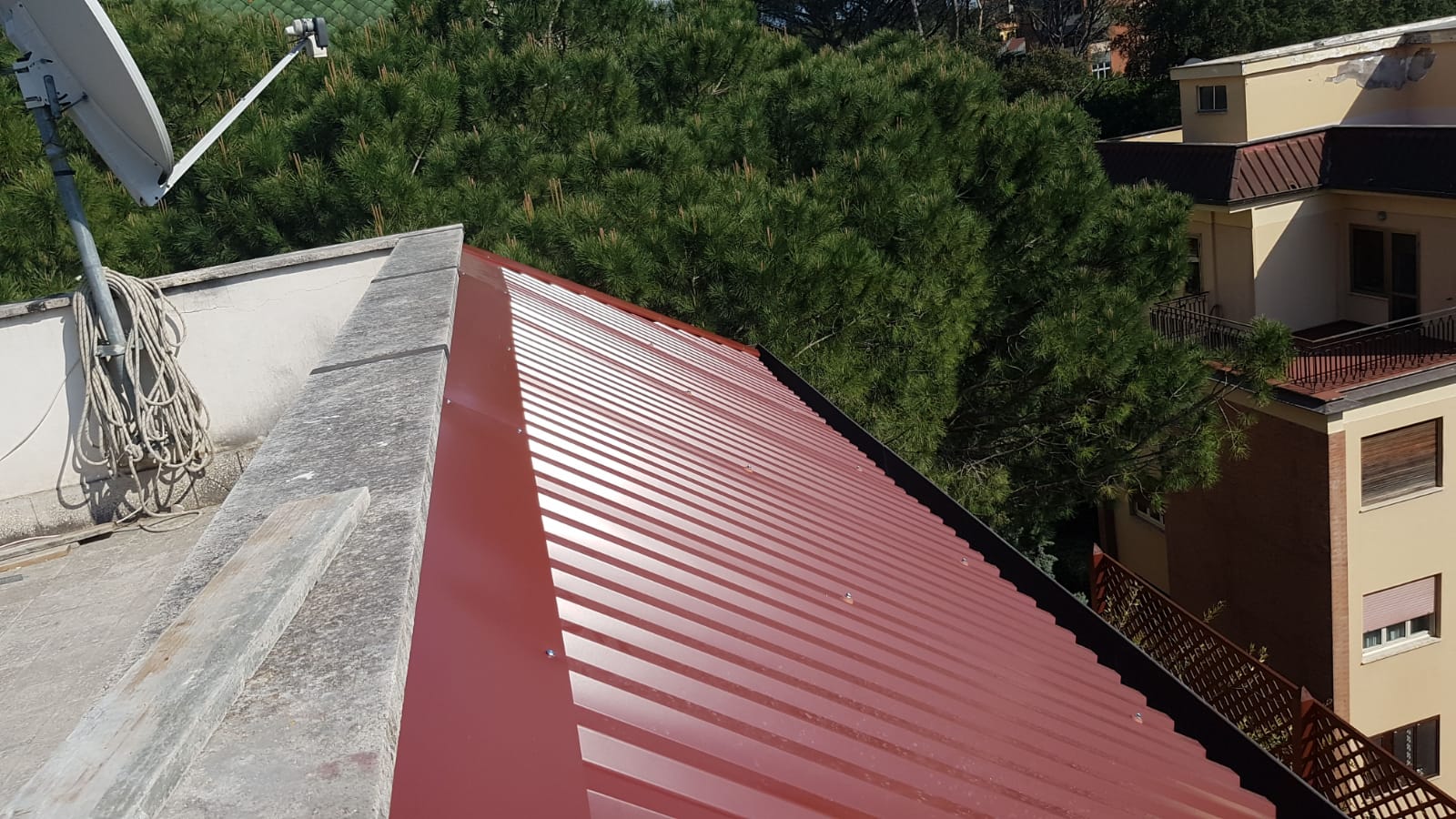 SOSTITUZIONE COPERTURA RIMOZIONE COPERTURA IN ETERNIT E SUCCESSIVA  POSA IN OPERA DI  PANNELLI TEK 28